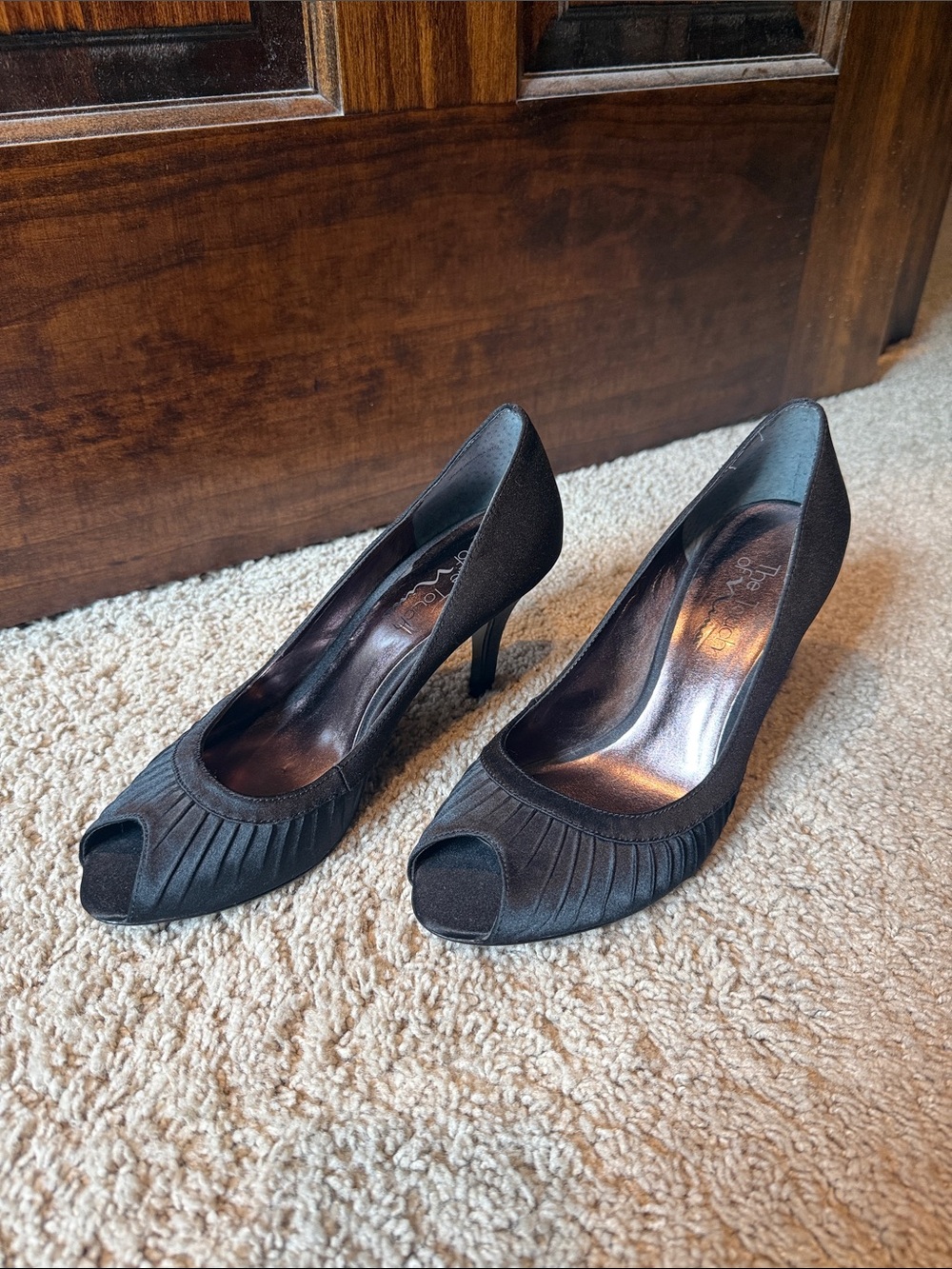 Black Peep-Toe Pleated Satin Pumps - Women